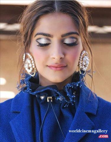 Sonam Kapoor Photo Stills at Dubai International film festival