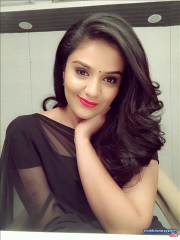 Sreemukhi latest Photoshoot Stills 2