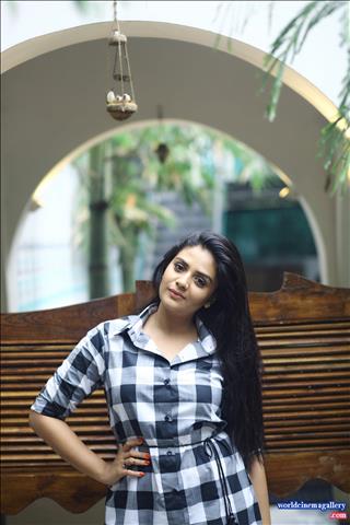 Sreemukhi latest Photoshoot Stills 2