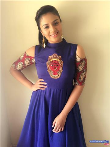 Sreemukhi latest Photoshoot Stills 3