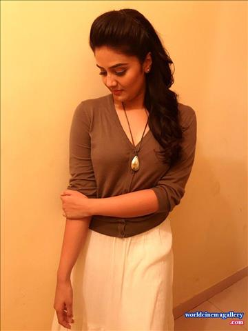 Sreemukhi latest Photoshoot Stills