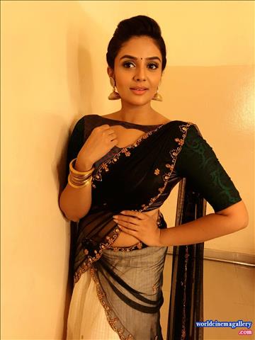 Sreemukhi latest Photoshoot Stills