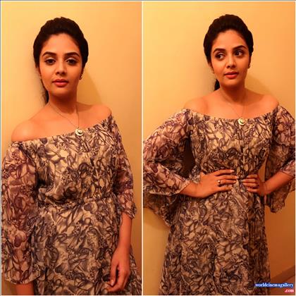 Sreemukhi latest Photoshoot Stills
