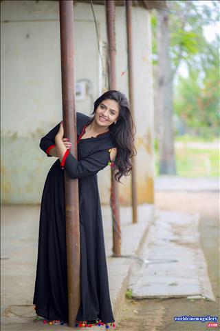 Sreemukhi latest Photoshoot Stills