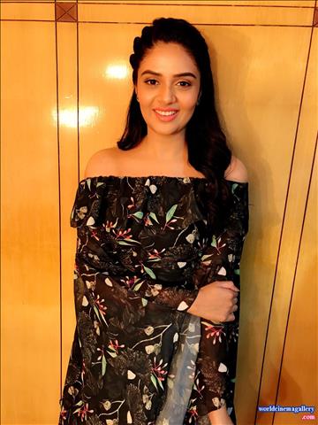 Sreemukhi latest Photoshoot Stills