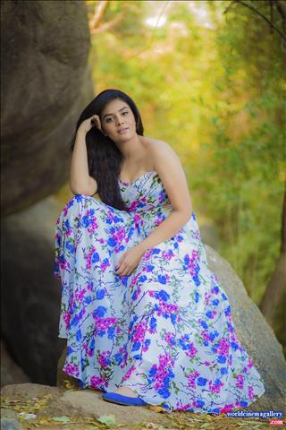 Sreemukhi latest Photoshoot Stills 