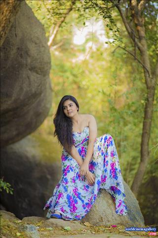 Sreemukhi latest Photoshoot Stills 