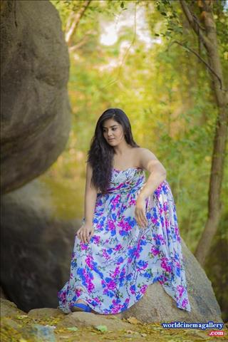 Sreemukhi latest Photoshoot Stills 