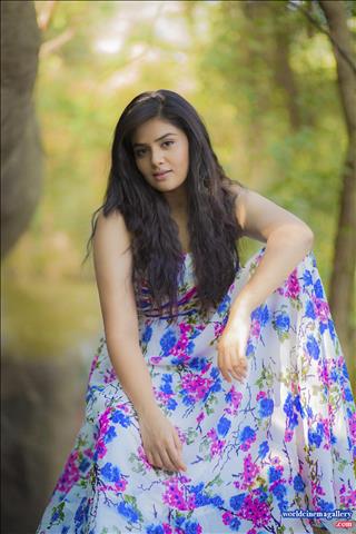 Sreemukhi latest Photoshoot Stills 