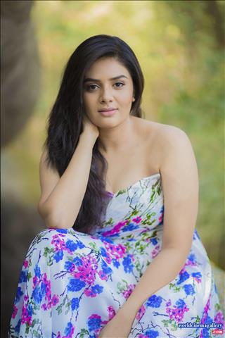 Sreemukhi latest Photoshoot Stills 