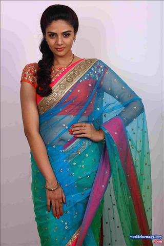 Sreemukhi latest Royal looks for GoldRush Stills