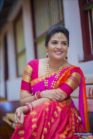 Sreemukhi latest Royal looks for GoldRush Stills