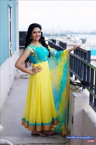 Sreemukhi latest stills in Blue Salwar 2