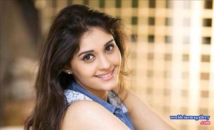 Surabhi latest Stills - World Cinema Gallery