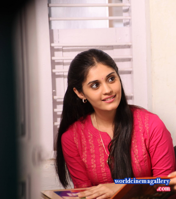 Surabhi latest Stills - World Cinema Gallery