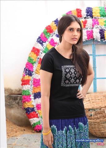 Surabhi latest Stills - World Cinema Gallery