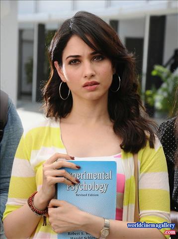 Tamanna bhatia in kaththi sandai latest stills