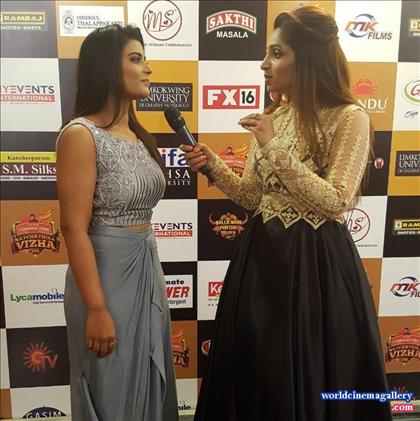 Aishwarya Rajesh Hot Saree Stills