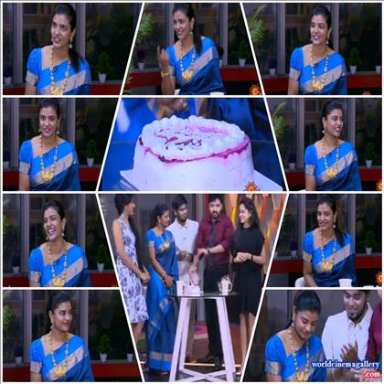 Aishwarya Rajesh Hot Saree Stills