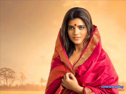 Aishwarya Rajesh Hot Saree Stills
