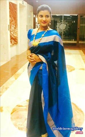 Aishwarya Rajesh Hot Saree Stills