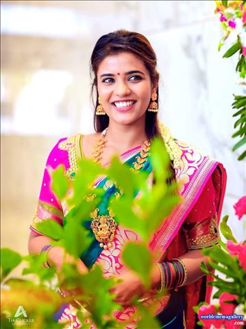 Aishwarya Rajesh Hot Saree Stills