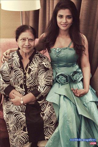 Aishwarya Rajesh Hot Stills