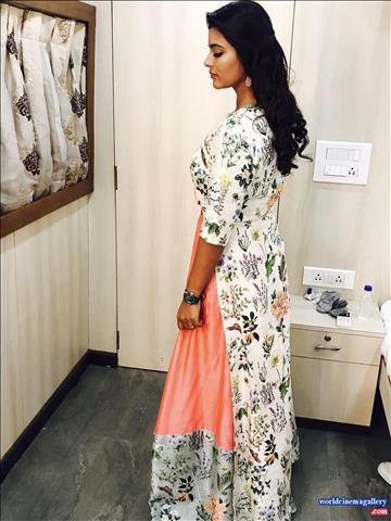 Aishwarya Rajesh Hot Stills