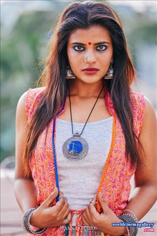 Aishwarya Rajesh Hot Stills