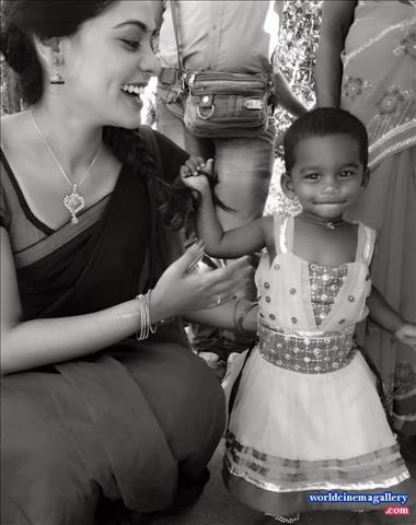 Bindu Madhavi Latest Stills