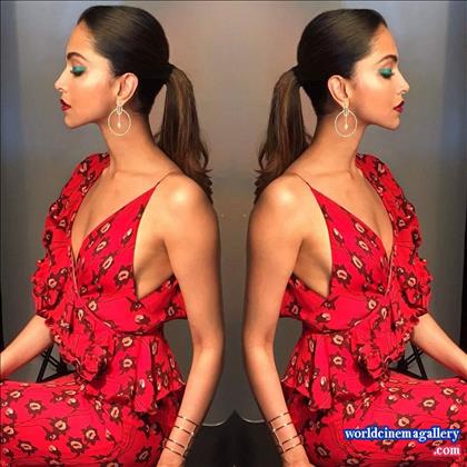 Deepika Padukone latest hot stills