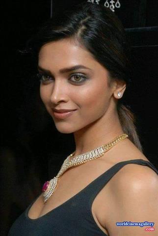 Deepika Padukone latest hot stills