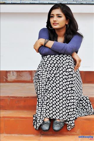 Eesha Rebba latest stills at maaya mahal