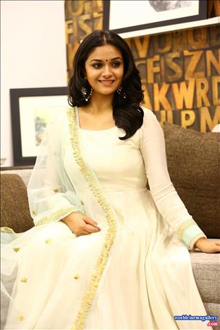 Keerthy Suresh Stills at Thaanaa Serndha Koottam