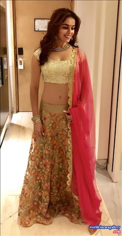 Pia Hot gym workout Stills