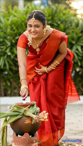 Shalini Pandey Pongal celebration in Red Saree