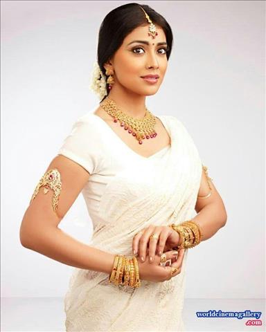 Shriya Saran white Saree stills