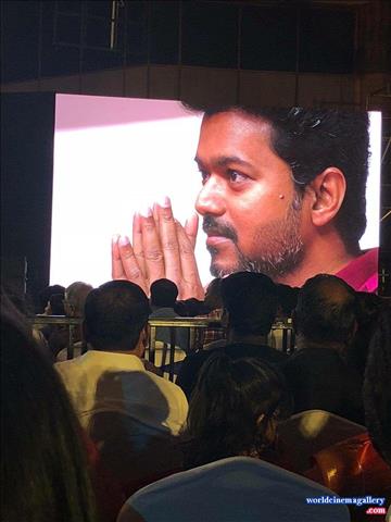 Vijay Stills at Vikatanawards 2018