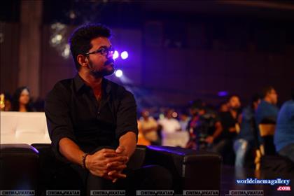 Vijay Stills at Vikatanawards 2018