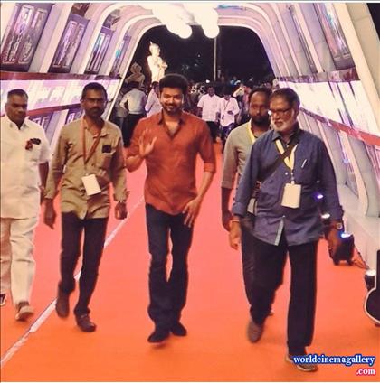 Vijay Stills at Vikatanawards 2018