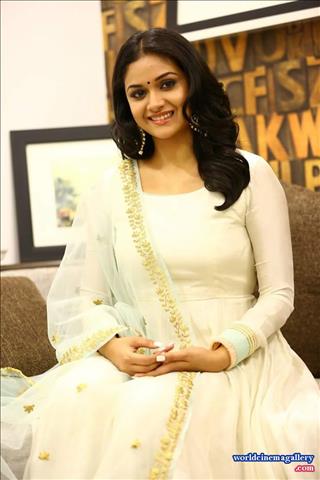 Keerthy Suresh Stills at Thaanaa Serndha Koottam