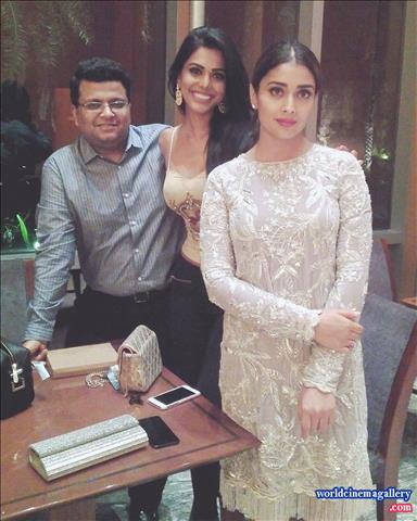 Shriya Hot Cleavage Stills