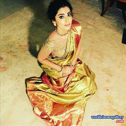 Shriya Hot Cleavage Stills