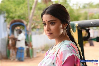 Shriya Latest Stills in VRK Silks Saree