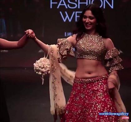 Tamanna Hot Stills at Lakme Fashion Week 2018
