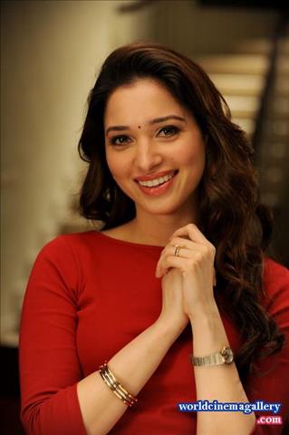 Tamanna  Stills from Vasuvum Saravananum Onna Padichavanga