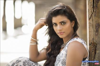 Aishwarya Rajesh Spicy Photoshoot  - World Cinema Gallery