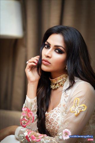 Amala Paul Latest PhotoShoot