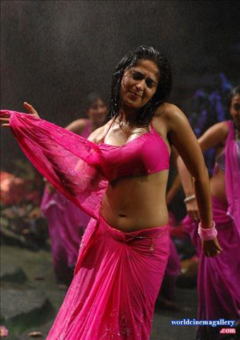 Anushka Shetty Hot Pink Saree Stills