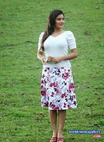 Archana Gupta Hot Stills - World Cinema Gallery